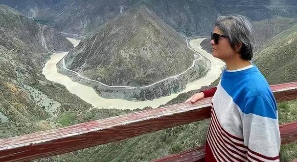 上海71岁老太卖房自驾旅游 , 9年没回家 , 坦言：不会给亲人留一分钱