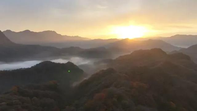 龙头山秋韵：层林尽染的摄影秘境