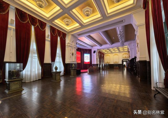 冒雨参观满洲里市博物馆和沙俄监狱陈列馆，铁道桥上看晚霞超美