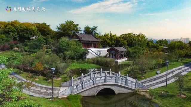水帘飞泻、喷泉奏乐！厦门清凉“水上秘境”，周末走起→