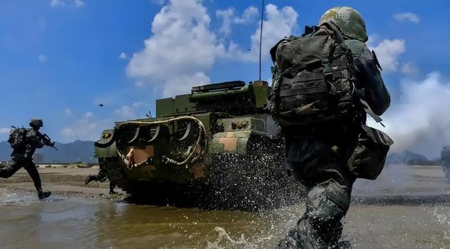 赶在解放军围台前，俄外长表态：若台海爆发冲突，俄支持中国统一