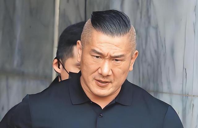 郑丽文露出真面目，让太多人失望了？谢典林宣布退选，说出大实话