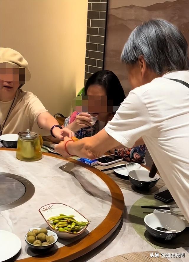 陈光标怒撕遮羞布：梁小龙哪里是病死	，分明是被折腾死的！