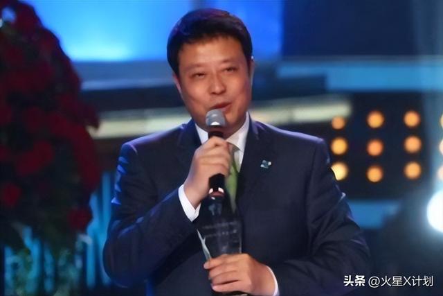 没想到，主持央视天气预报将近30年的宋英杰，竟是兼职的"临时工"