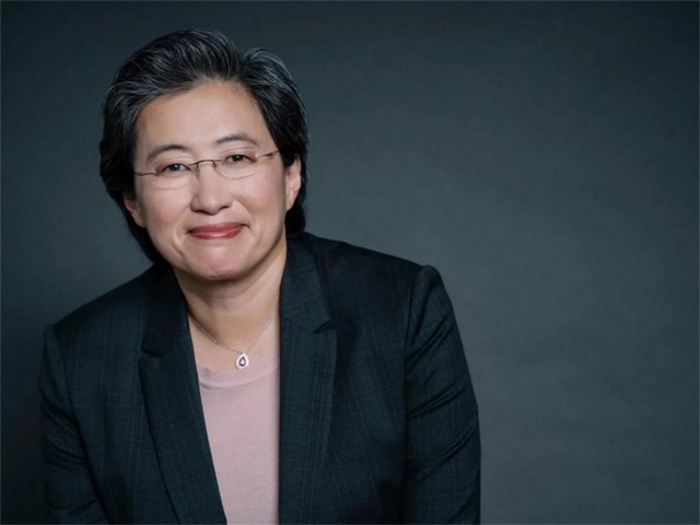 她是美科学院院长，担任美尖端芯片公司CEO，却顶风为中国造芯片
