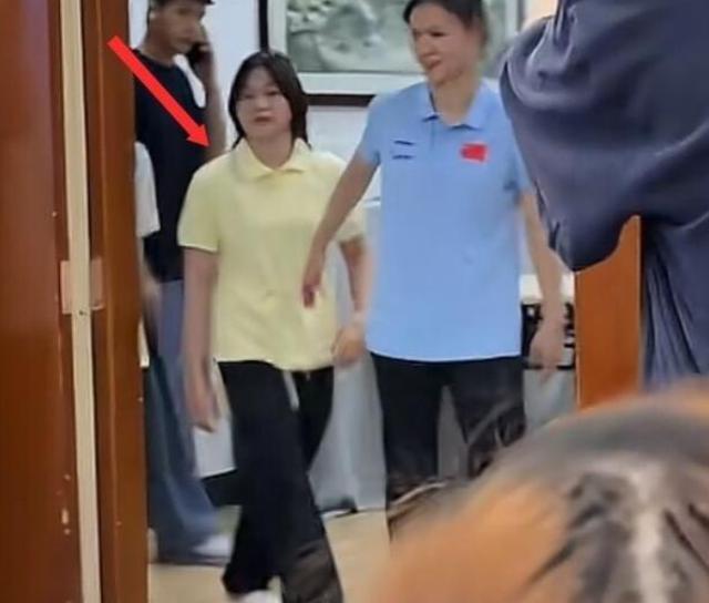 全红婵入学才四天，令人担忧的事情就发生了，网友言论越来越奇怪