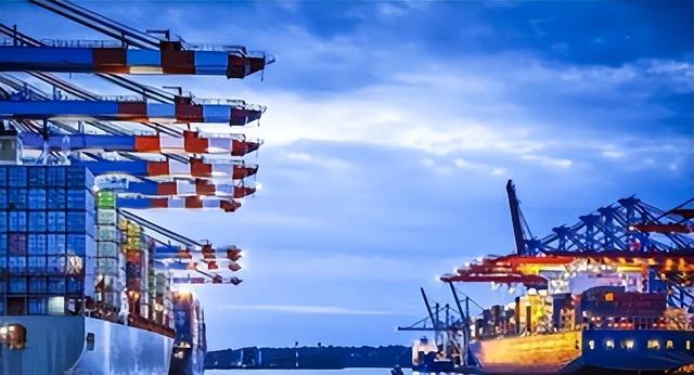 中美关系重大转折！中方表态做出三大让步，另送特朗普一份厚礼