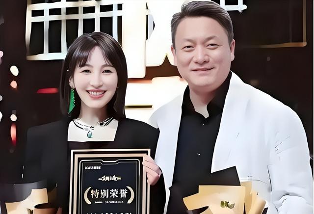 她19岁与导演私奔，在地下室裸婚连生3胎，今被丈夫用7部剧捧红