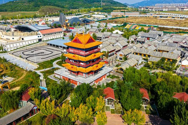 深秋泰安陡山河