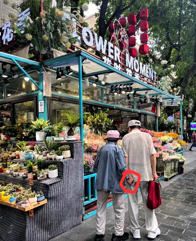 两性关系:60岁阿姨的大实话，男人过了65岁，只剩下一个“用处”