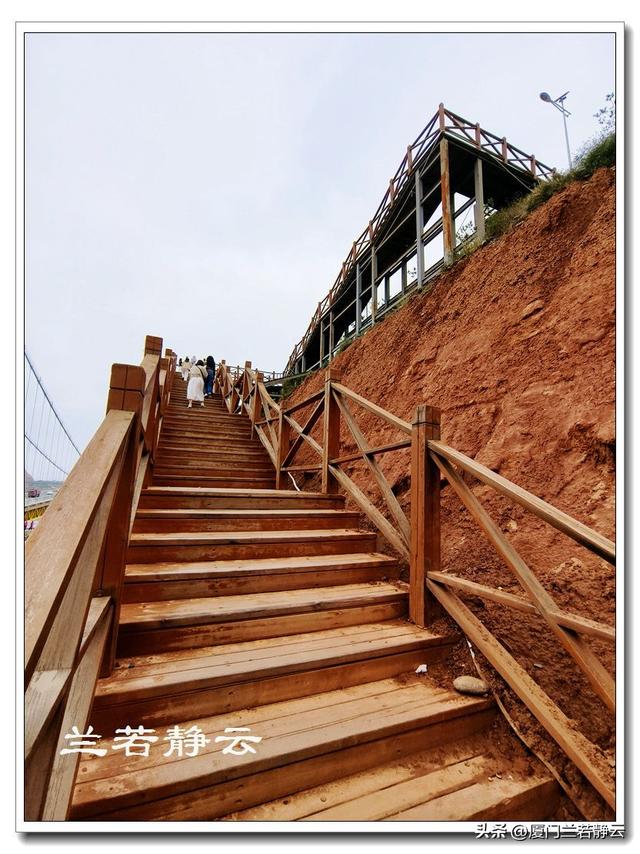 甘肃永靖：天然的“鸳鸯火锅”奇观 - 黄洮交汇处