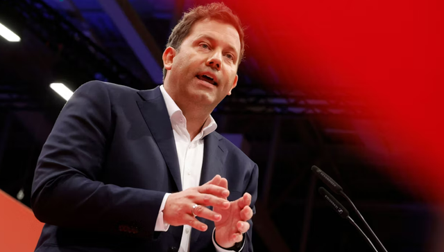 日本话音刚落，又一国介入台海，专机已经离华，要逼中国做3件事