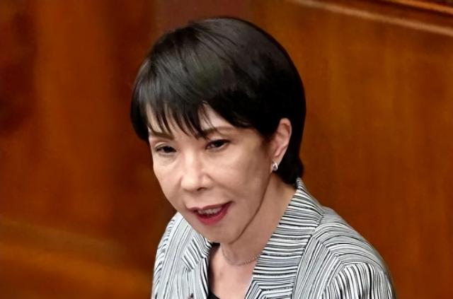 美日一通电话，高市早苗立刻变脸？表面服软、实质不改，野心暴露