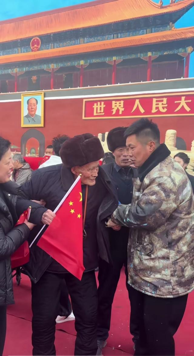 吴承言天坛大功告成！有多真？顺着台阶想走进大门头撞墙上那么真