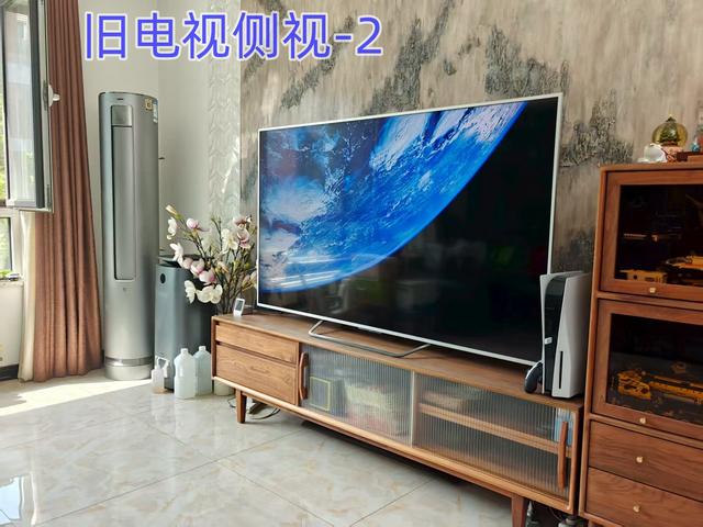 客厅娱乐体验大升级！海信小墨 E5Q Pro如何做到好画质不反光？