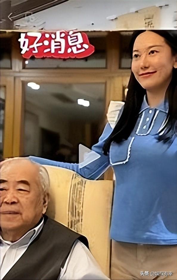 一个贪财，一个好色，87岁范增娶37岁徐萌，已然成了一个“笑话”