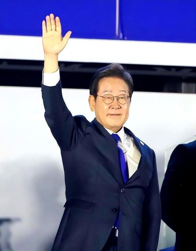 首个拒绝出席中国阅兵的总统出现？既在意料之外，又在情理之中