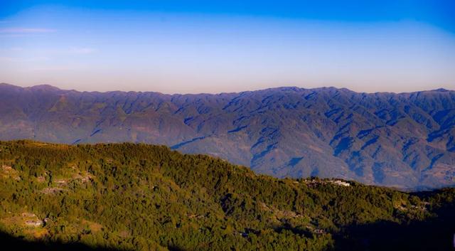 高黎贡山金秋秘境:不赶路只感受!小众玩法让你爱上云南的11月