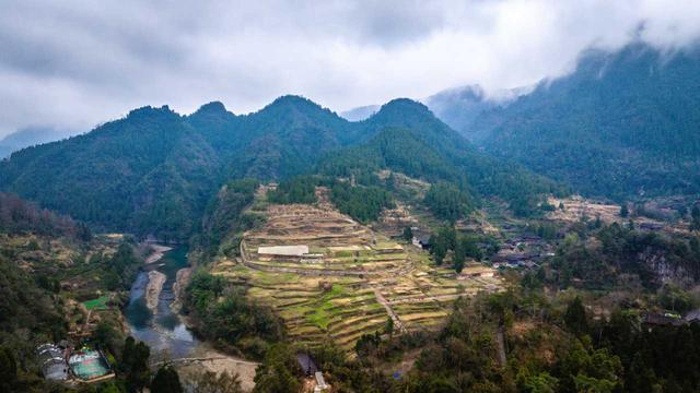 想玩点不一样，这个冬天，让我们去湘西过大年！