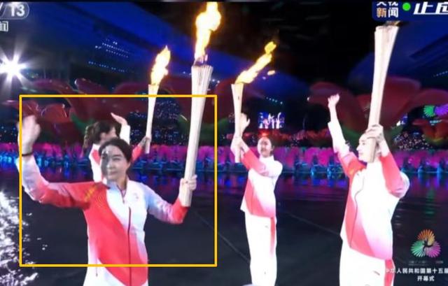 央视对郭晶晶的称呼变了，三字之差释放强烈信号，霍震霆全说对了