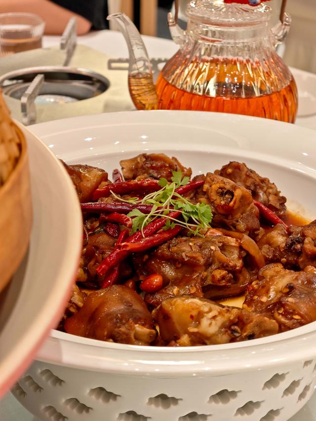 喜座美食村落