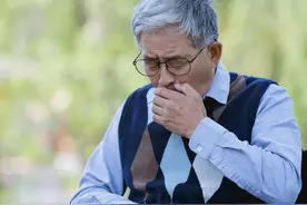 错把肺癌当肺炎！提醒：癌症肺炎要分清，4招教你区分，建议了解图片