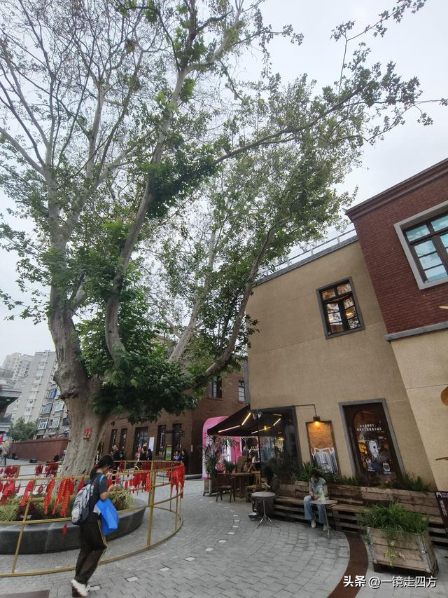 位于郑州商代城墙遗址旁的阜民里历史街区