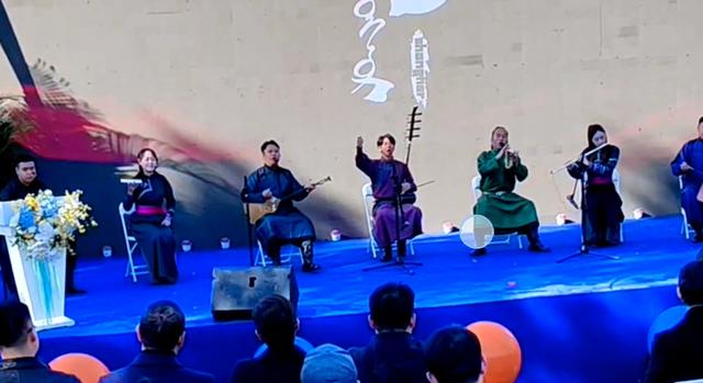 马家湾湿地沸腾了。萧太后博物馆开馆集市演出千年文化盛宴启幕！