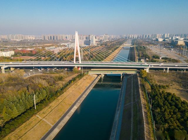 中国耗时20年又造了条“长江”，1.7亿人受益，到底有多了不起？