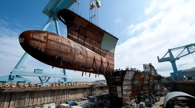 突然不“管”世界了？美国放弃全球霸权，狠心收缩死磕自家后院！