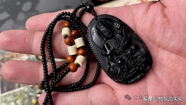 北京废品站“捡宝”，满满一大堆，还藏了一个白玉锁