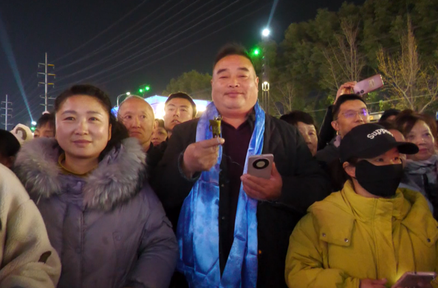 篝火燃动夜经济 文化体验聚人气