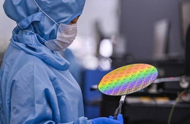 只要出现一家国产DUV光刻机，台积电和英伟达好日子就到头了