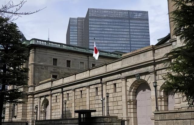 高市正式改口服软！石破茂反问：没有中国	，日本还能继续存在吗？