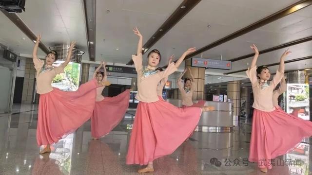 首尔至武夷山定制航班首航成功