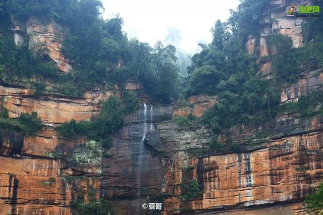 贵州这座转折之城，被茅台光芒掩盖，人少景美，10月错峰游就选它