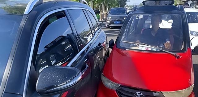 从满街乱窜到销声匿迹	，谁杀死了中国县城的“三无神车	”？