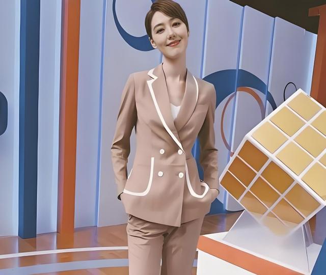 讨好大佬，陪睡上位，遭央视“开除”，她身上的标签哪个才是真的