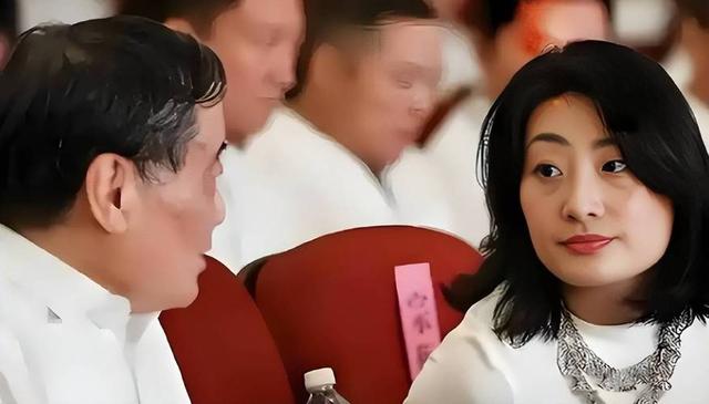 宗馥莉搞人事改革，辞职不是放权，竟是为新品娃小宗“铺路”