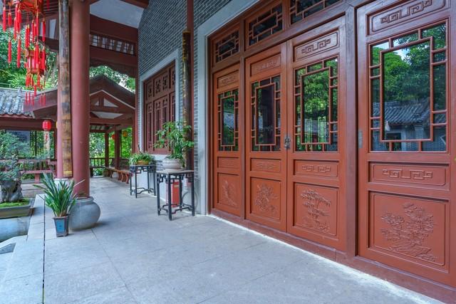 南宁秋日限定美景！红叶、银杏禅意悠，宝藏路线承包你的秋日浪漫