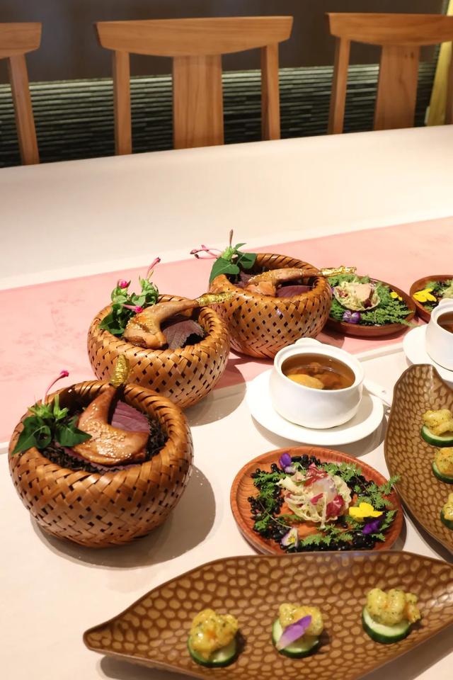 爬岳麓山99%的人都会错过的山巅茶食餐厅！我们找到了！