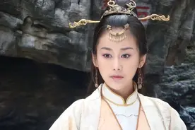 女娲娘娘的坐骑是青鸾，一种仅次于凤凰的神兽，谁的坐骑是凤凰？图片