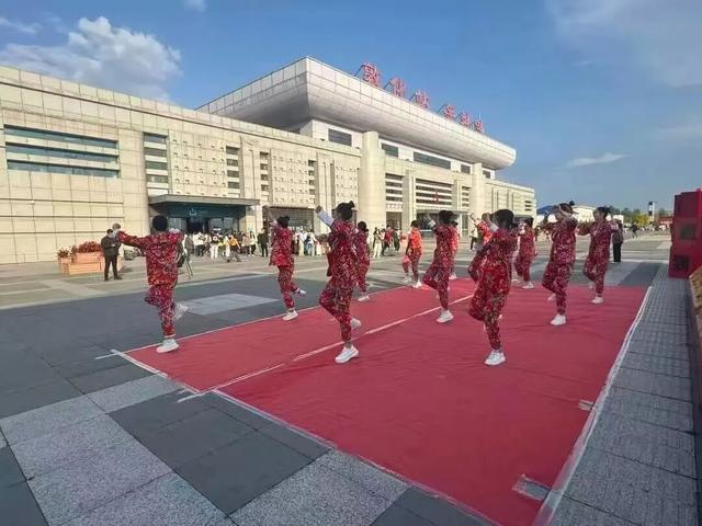 枫染渤海·秋韵敦化丨秋日文旅好戏连台，双节盛宴点亮全域体验