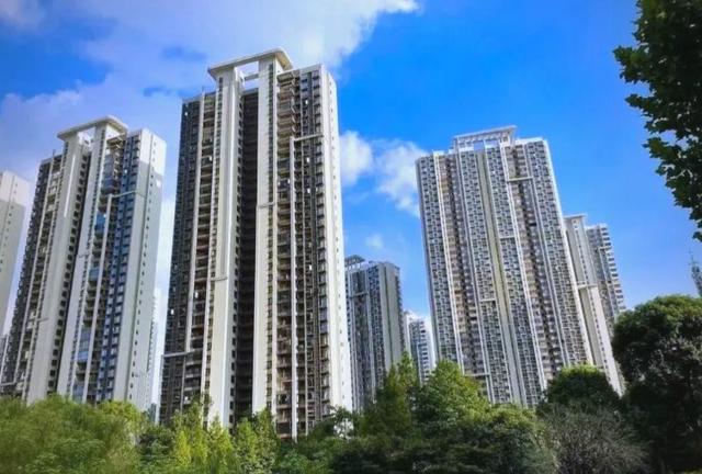 曹德旺预言成真了？我国二三十层的电梯房，或将面临同一个结局？