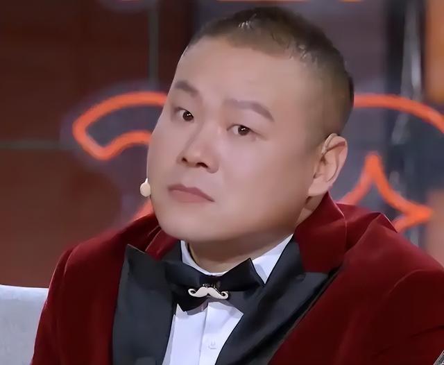 再多钱有什么用？官媒出手揭岳云鹏夫妇真实现状，走上于谦的老路