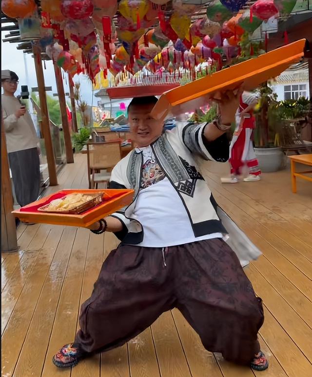 【外眼看云南】柬埔寨顶流姜思倪携全家圆梦云南：在大理邂逅诗和远方