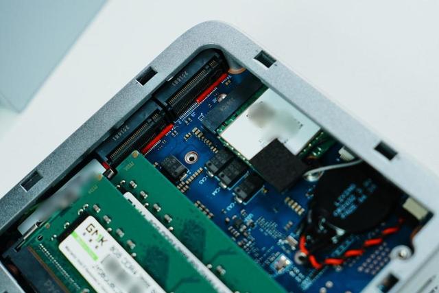 高性能满配AMD R5小钢炮，极摩客G10迷你电脑开箱评测