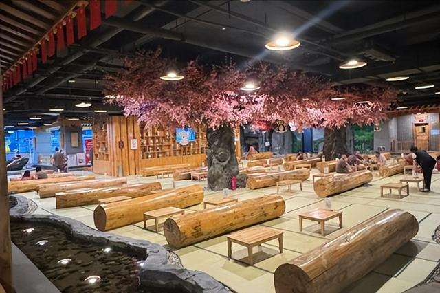 不止铁锅炖冰雪，靠洗澡养活百万人，谁才是东北第一“澡都”？