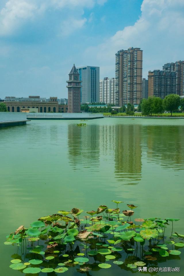 北国未来城沿湖一步一景，迈向生活的自在！
