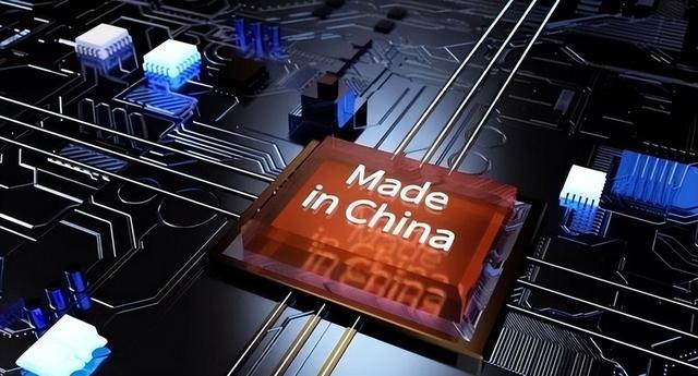 中光刻机技术是“偷”来的？荷兰ASML傻了，外媒：或有灭顶之灾！